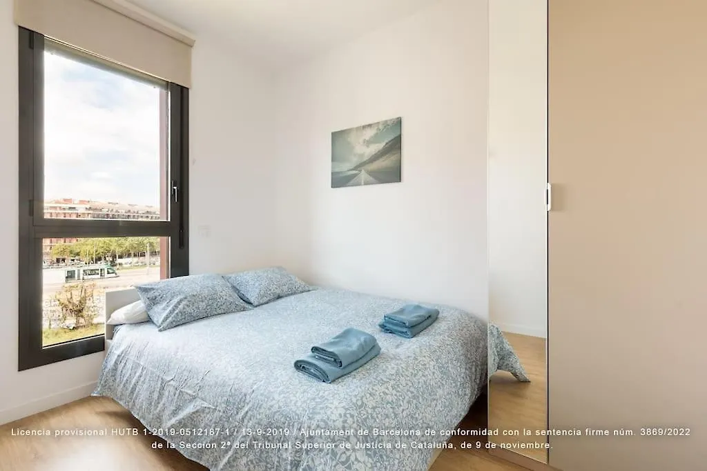 Close Beach , Sagrada & City Center Barcelona