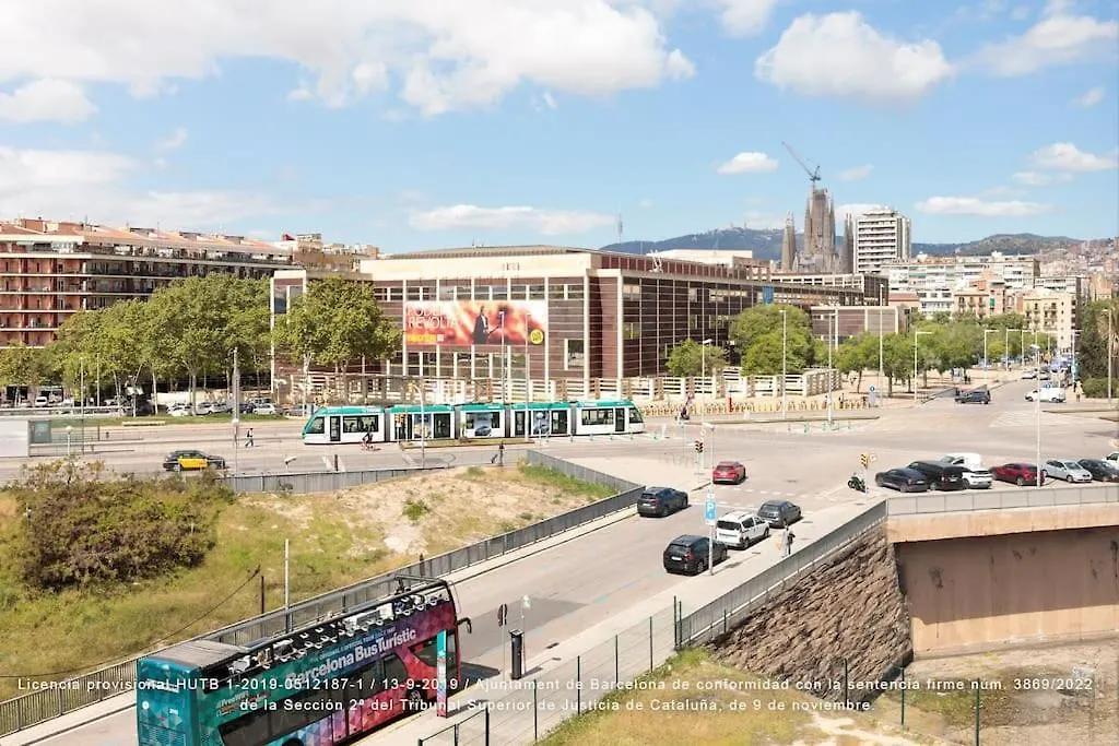 Close Beach , Sagrada & City Center Barcelona
